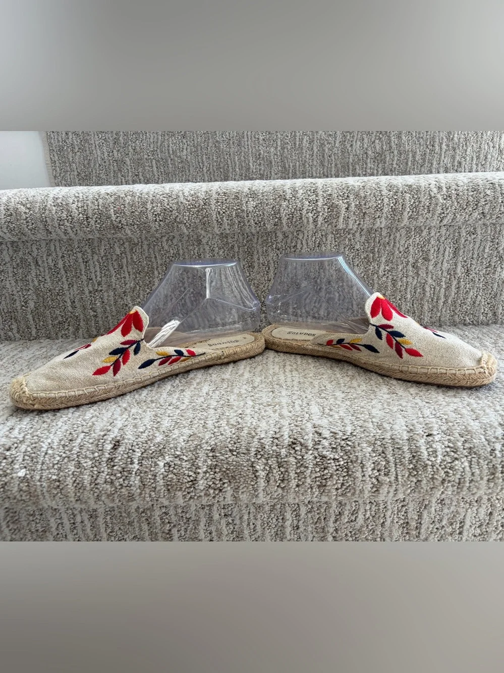 Soludos embroidered floral espadrille mules. Women’s size 8.